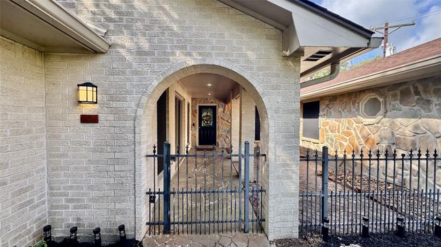 6 Hillcrest Street, Dayton, TX 77535