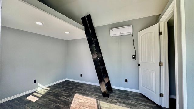 6 Hillcrest Street, Dayton, TX 77535