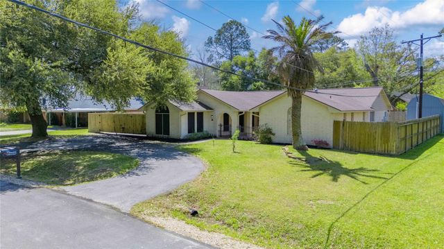 6 Hillcrest Street, Dayton, TX 77535