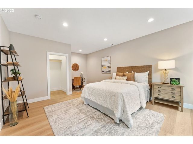 412 ADAMS Ave, Silverton, OR 97381