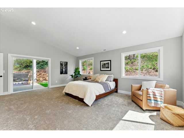 412 ADAMS Ave, Silverton, OR 97381