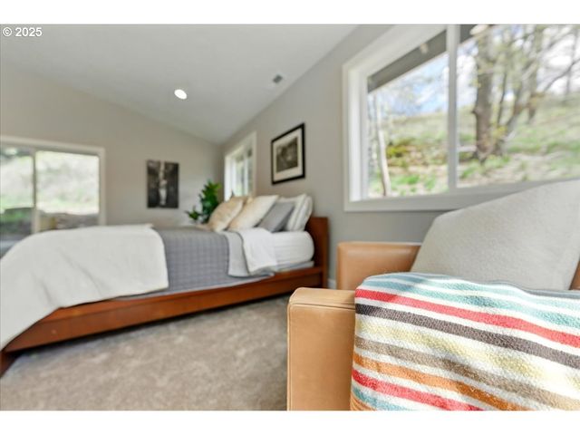 412 ADAMS Ave, Silverton, OR 97381