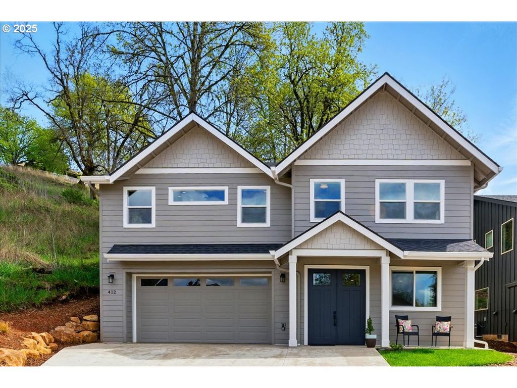 412 ADAMS Ave, Silverton, OR 97381