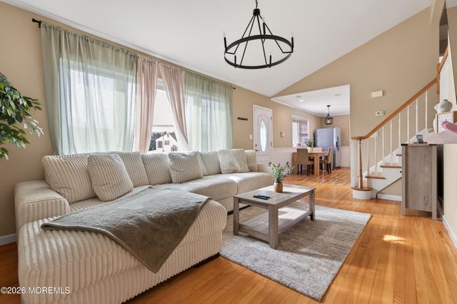 9 Parkview Drive, Hazlet, NJ 07730