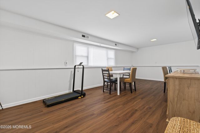 9 Parkview Drive, Hazlet, NJ 07730