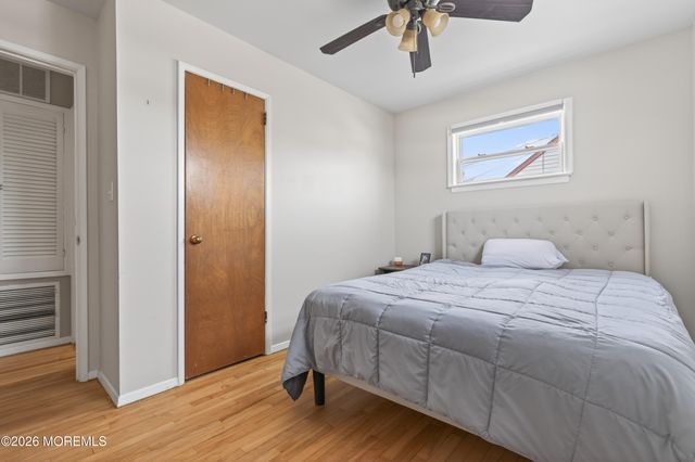 9 Parkview Drive, Hazlet, NJ 07730