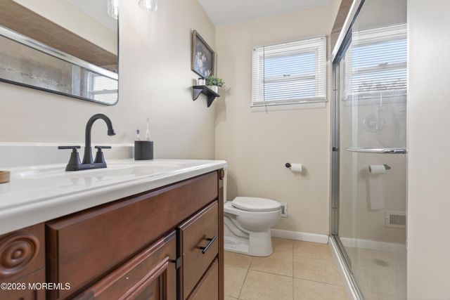 9 Parkview Drive, Hazlet, NJ 07730