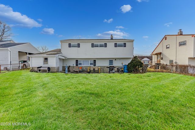 9 Parkview Drive, Hazlet, NJ 07730