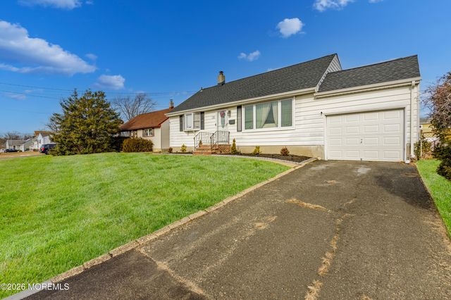 9 Parkview Drive, Hazlet, NJ 07730