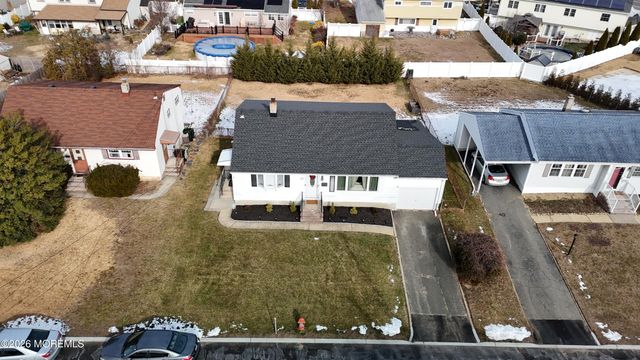 9 Parkview Drive, Hazlet, NJ 07730