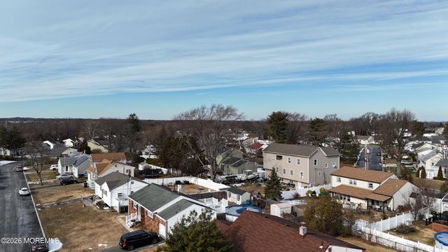 9 Parkview Drive, Hazlet, NJ 07730