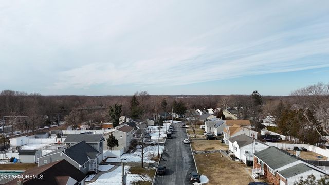 9 Parkview Drive, Hazlet, NJ 07730