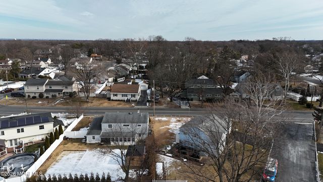 9 Parkview Drive, Hazlet, NJ 07730