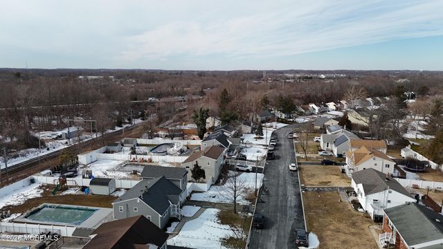 9 Parkview Drive, Hazlet, NJ 07730