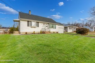 9 Parkview Drive, Hazlet, NJ 07730