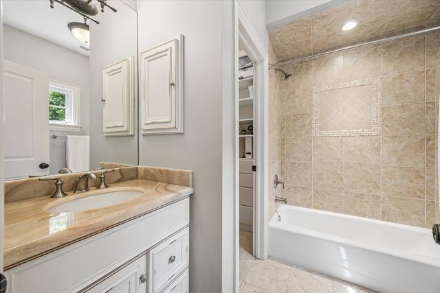 28 S Adams Street, Hinsdale, IL 60521