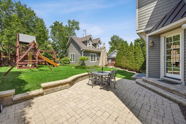 28 S Adams Street, Hinsdale, IL 60521