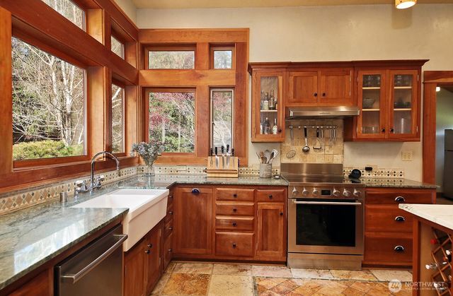 1150 Tanager Lane, Greenbank, WA 98253