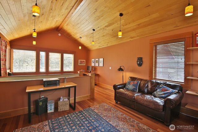 1150 Tanager Lane, Greenbank, WA 98253