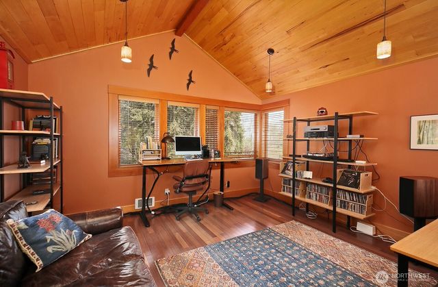 1150 Tanager Lane, Greenbank, WA 98253