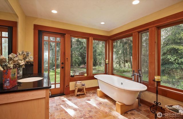 1150 Tanager Lane, Greenbank, WA 98253