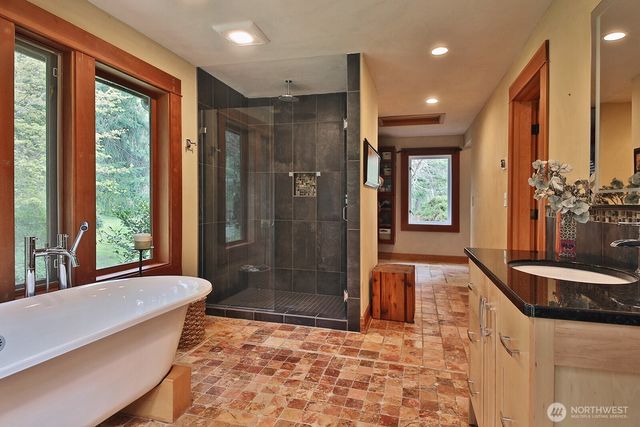 1150 Tanager Lane, Greenbank, WA 98253