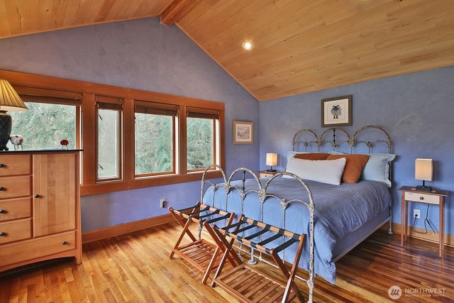 1150 Tanager Lane, Greenbank, WA 98253
