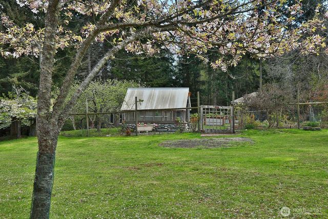 1150 Tanager Lane, Greenbank, WA 98253