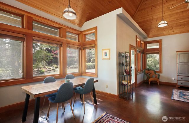 1150 Tanager Lane, Greenbank, WA 98253