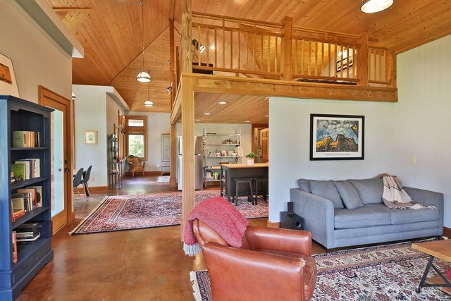1150 Tanager Lane, Greenbank, WA 98253