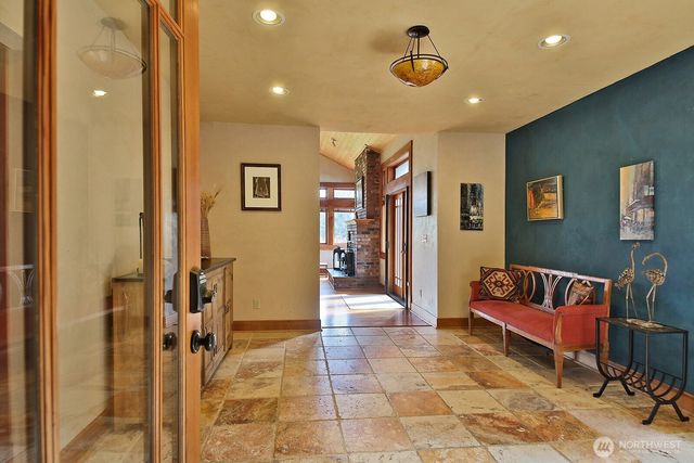 1150 Tanager Lane, Greenbank, WA 98253