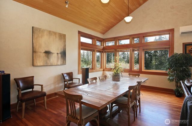 1150 Tanager Lane, Greenbank, WA 98253