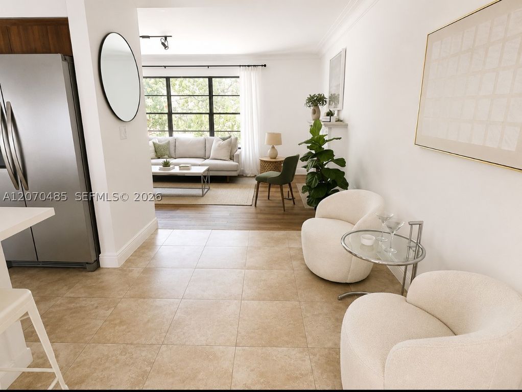 Image 11 of property listing at 585 NE 121st St, North Miami, FL 33161
