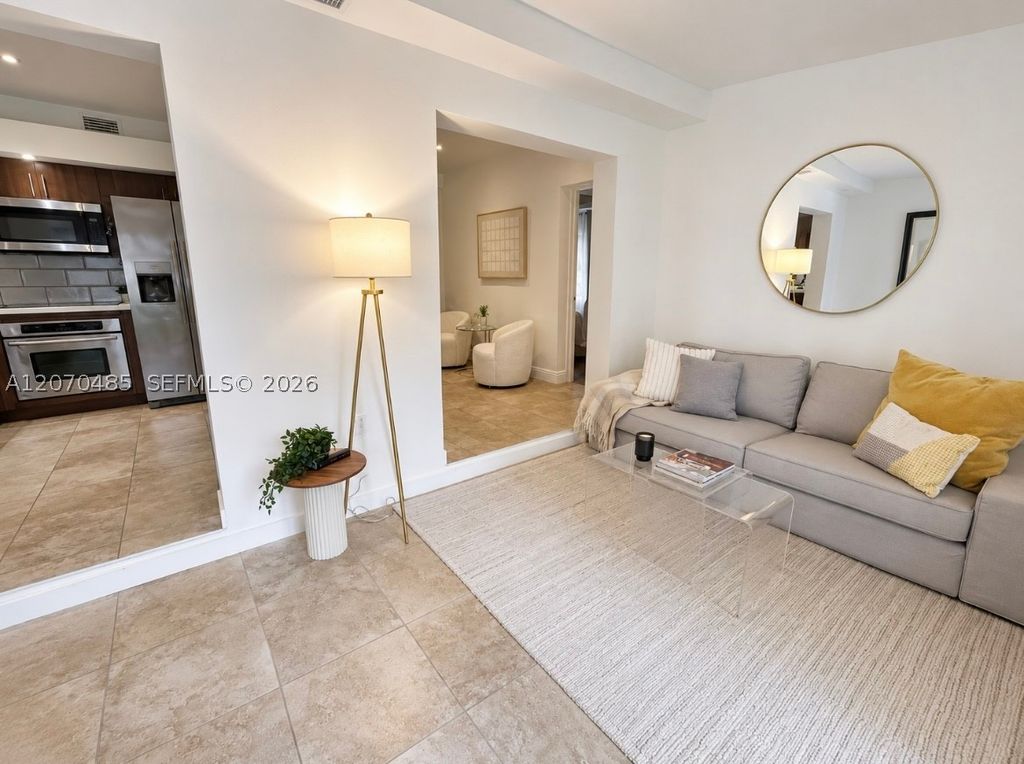 Image 20 of property listing at 585 NE 121st St, North Miami, FL 33161