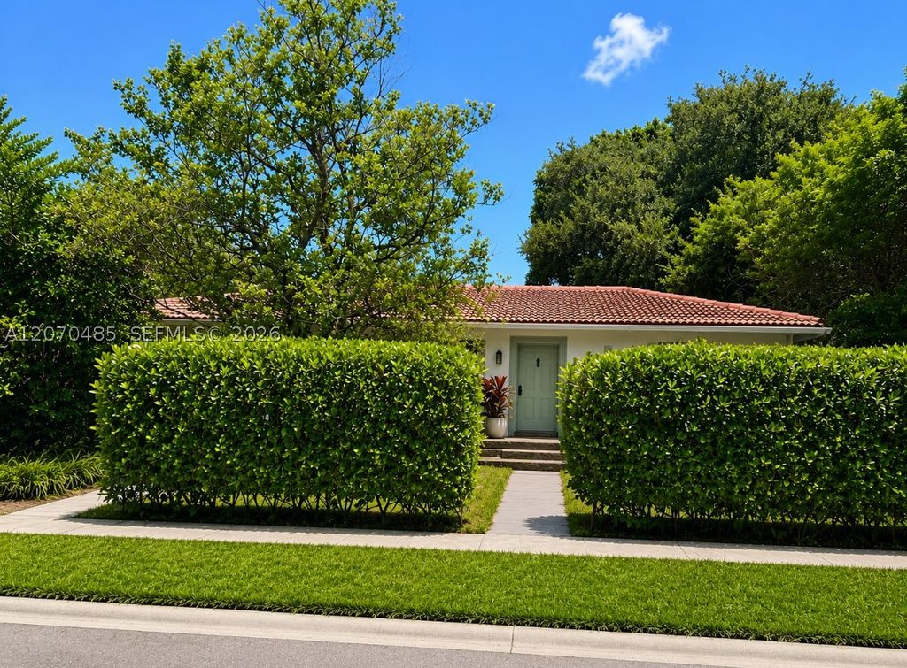 Image 43 of property listing at 585 NE 121st St, North Miami, FL 33161