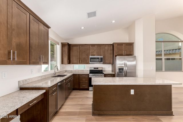 8736 W TIERRA BUENA Lane, Peoria, AZ 85382