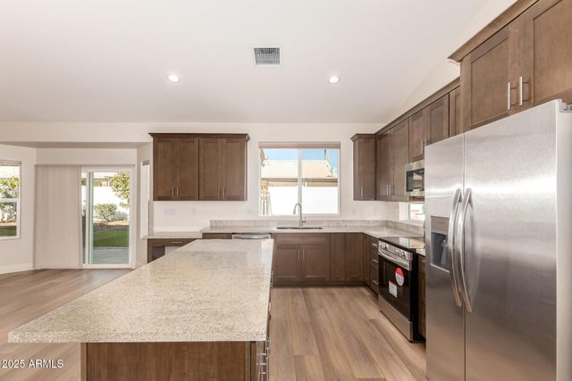 8736 W TIERRA BUENA Lane, Peoria, AZ 85382