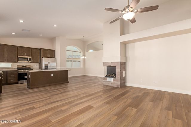 8736 W TIERRA BUENA Lane, Peoria, AZ 85382