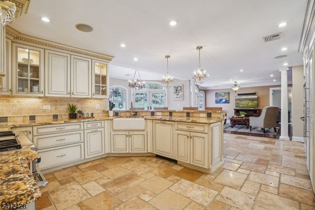 12 CAYUGA WAY, Millburn Twp., NJ 07078