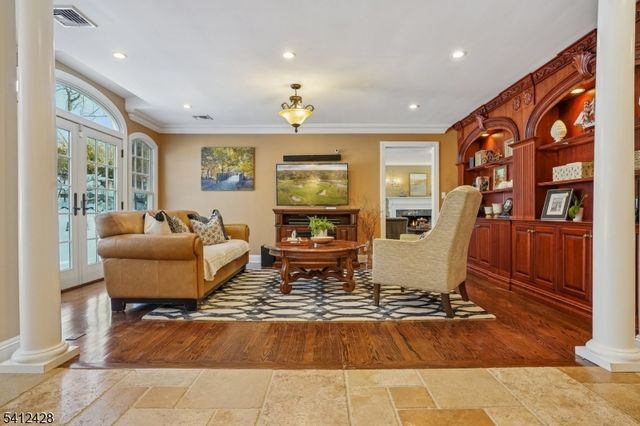 12 CAYUGA WAY, Millburn Twp., NJ 07078