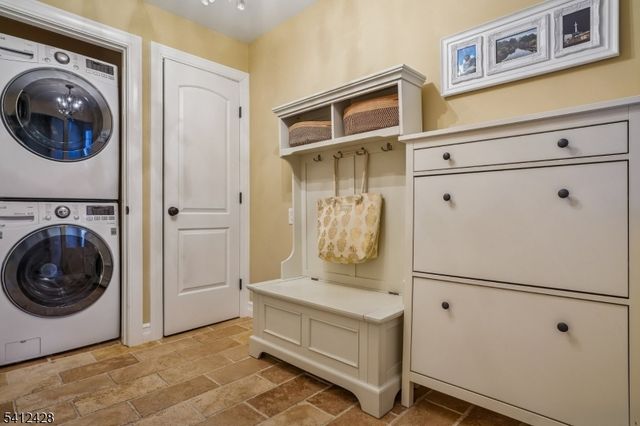 12 CAYUGA WAY, Millburn Twp., NJ 07078