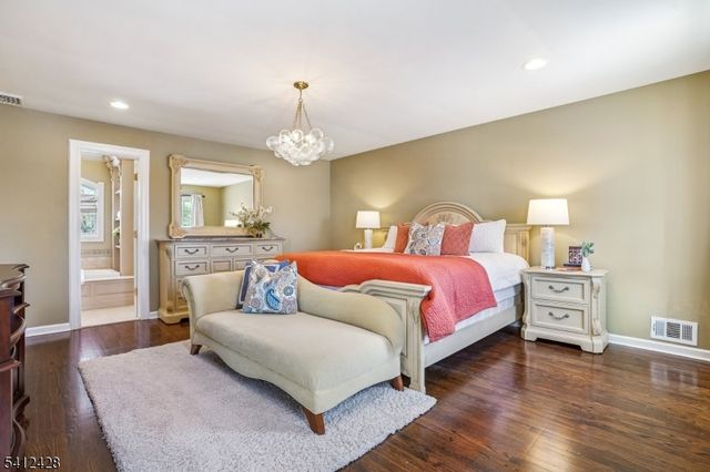 12 CAYUGA WAY, Millburn Twp., NJ 07078