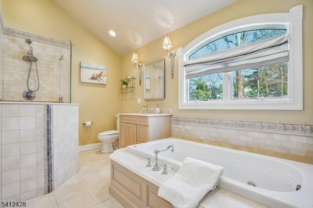 12 CAYUGA WAY, Millburn Twp., NJ 07078