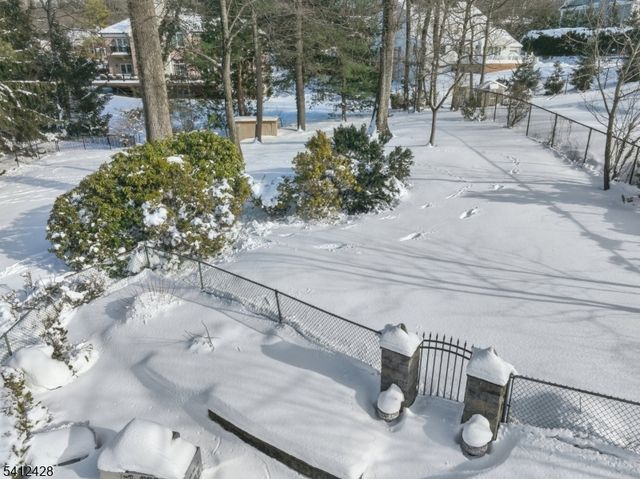 12 CAYUGA WAY, Millburn Twp., NJ 07078