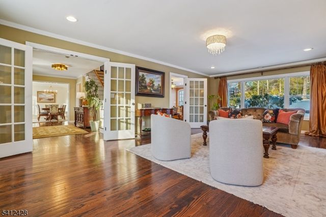 12 CAYUGA WAY, Millburn Twp., NJ 07078