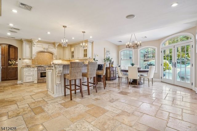 12 CAYUGA WAY, Millburn Twp., NJ 07078