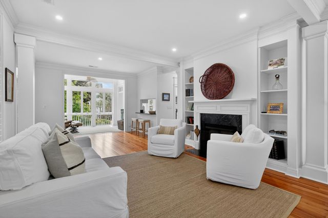 1512 Trumpet Vine Court, Mount Pleasant, SC 29464