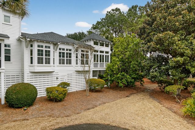 1512 Trumpet Vine Court, Mount Pleasant, SC 29464