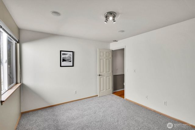 915 N Laurel Lane, Tacoma, WA 98406