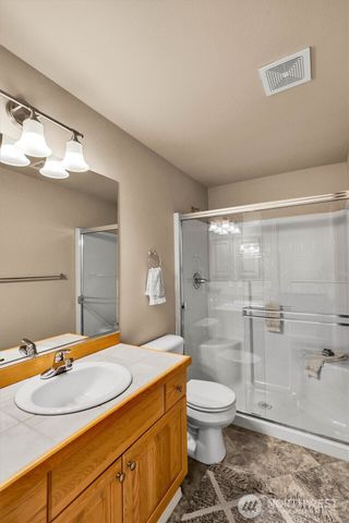 915 N Laurel Lane, Tacoma, WA 98406